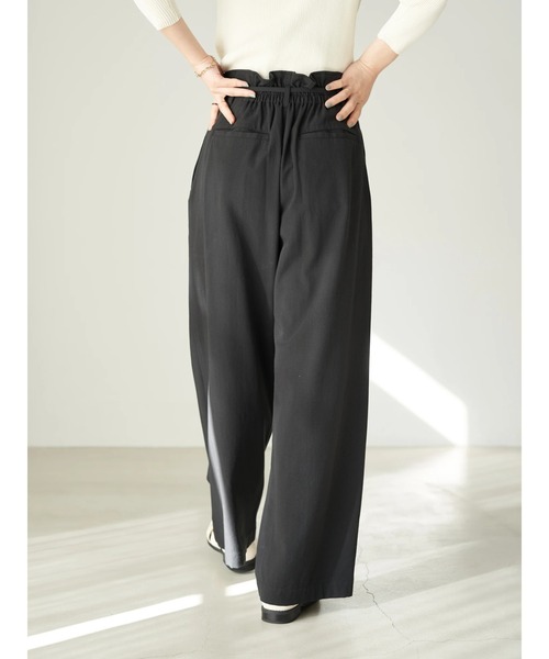 earth music&ecology（アースミュージックアンドエコロジー）の「ペーパーバックパンツ（ツイル）*（その他パンツ・レディース・ブラック/ライトグリーン/グレイッシュベージュ・FREE）」の7枚目の写真