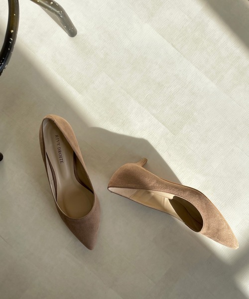 RIVE DROITE（リヴドロワ）の「キレイなフォルムで上品な印象に/ポインテッドパンプス（パンプス・レディース・グレー系その他/キャメル/カーキ・23/24/24.5/23.5）」の17枚目の写真