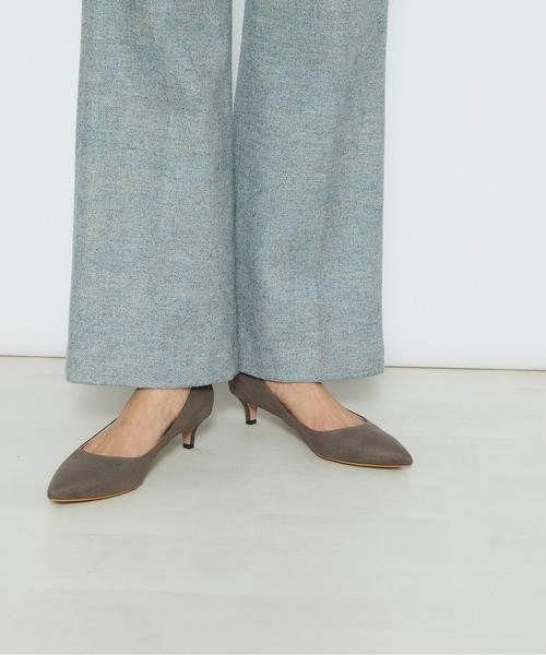 RIVE DROITE（リヴドロワ）の「キレイなフォルムで上品な印象に/ポインテッドパンプス（パンプス・レディース・グレー系その他/キャメル/カーキ・23/24/24.5/23.5）」の6枚目の写真
