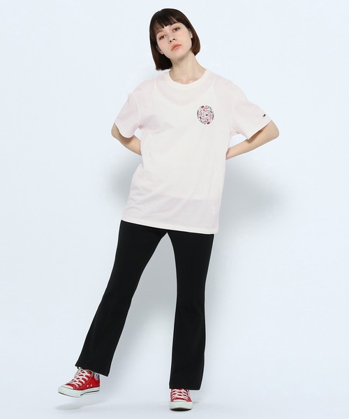 tommy jeans（トミー ジーンズ）の「サーキュラーロゴグラフィックTシャツ（Tシャツ/カットソー・メンズ・ホワイト/ネイビー・SMALL/MEDIUM/LARGE/X-LARGE）」の6枚目の写真