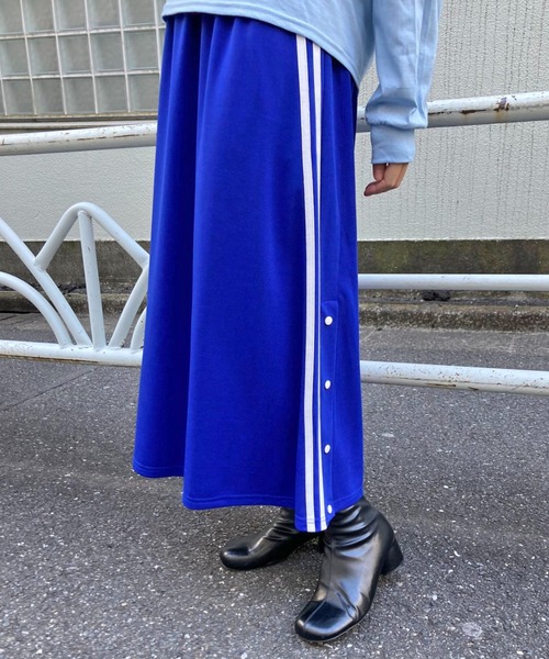 CIAOPANIC（チャオパニック）の「サイドラインスリットフレアスカ―ト（スカート・レディース・ブラック/カーキ/ブルー・SMALL/MEDIUM）」の3枚目の写真