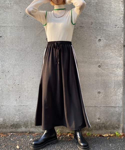 CIAOPANIC（チャオパニック）の「サイドラインスリットフレアスカ―ト（スカート・レディース・ブラック/カーキ/ブルー・SMALL/MEDIUM）」の9枚目の写真