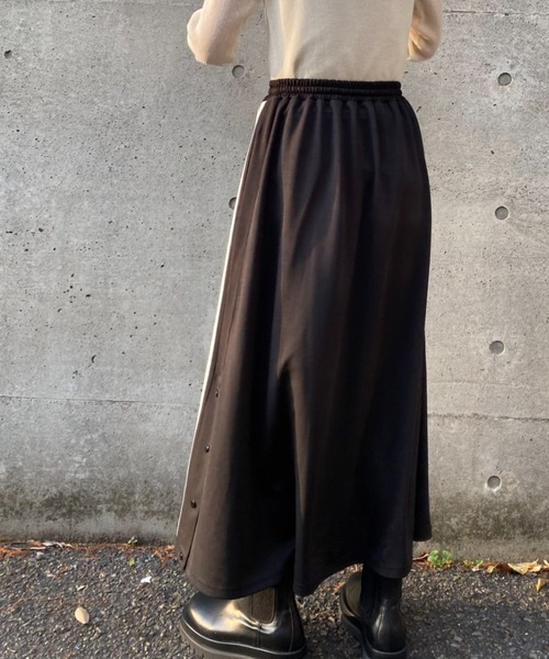 CIAOPANIC（チャオパニック）の「サイドラインスリットフレアスカ―ト（スカート・レディース・ブラック/カーキ/ブルー・SMALL/MEDIUM）」の6枚目の写真