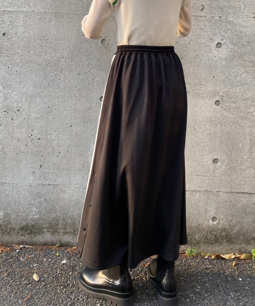 CIAOPANIC（チャオパニック）の「サイドラインスリットフレアスカ―ト（スカート・レディース・ブラック/カーキ/ブルー・SMALL/MEDIUM）」の17枚目の写真