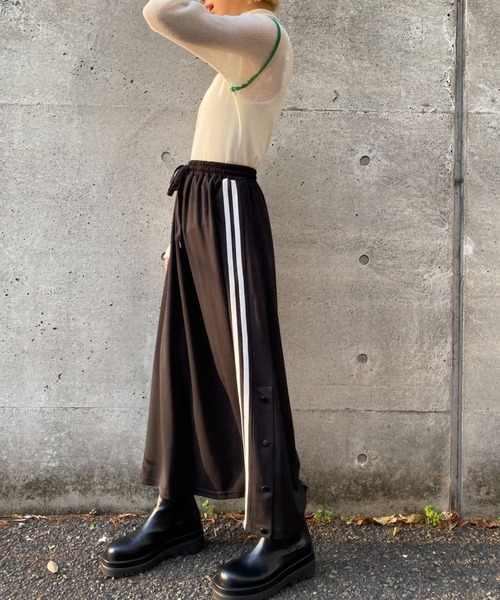 CIAOPANIC（チャオパニック）の「サイドラインスリットフレアスカ―ト（スカート・レディース・ブラック/カーキ/ブルー・SMALL/MEDIUM）」の18枚目の写真