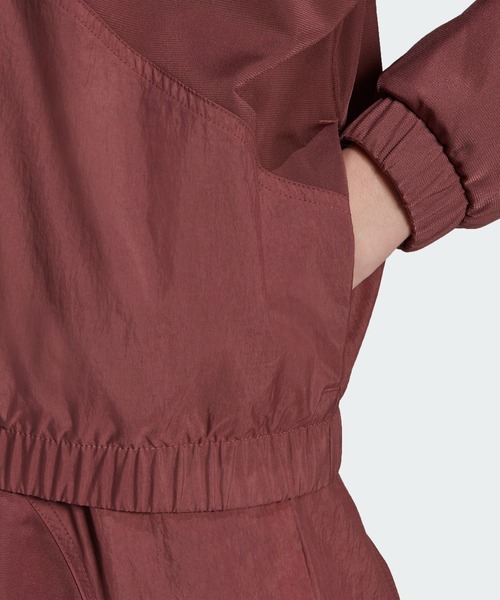 adidas（アディダス）の「アディカラー スプリット トレフォイル トラックジャケット / アディダスオリジナルス（ナイロンジャケット・レディース・ブラック/ブラウン/オフホワイト・MEDIUM/SMALL/X-SMALL/LARGE/X-LARGE/XX-LARGE）」の14枚目の写真