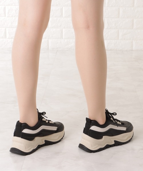 Lace Ladies（レースレディース）の「厚底レースアップミドルカットスニーカー（スニーカー・レディース・ブラック/アイボリー・22.5/24.5/24/23.5/25/23）」の9枚目の写真
