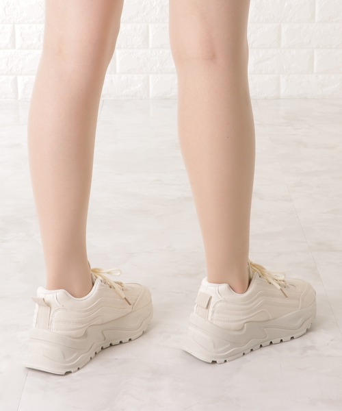 Lace Ladies（レースレディース）の「厚底レースアップミドルカットスニーカー（スニーカー・レディース・ブラック/アイボリー・22.5/24.5/24/23.5/25/23）」の16枚目の写真