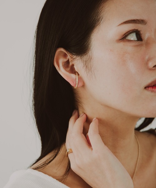 COLOR TOKYO ACCESSORIES（カラートウキョウアクセサリー）の「パールバックキャッチカーブピアス（ピアス（両耳用）・レディース・シルバー/ゴールド・FREE）」の5枚目の写真