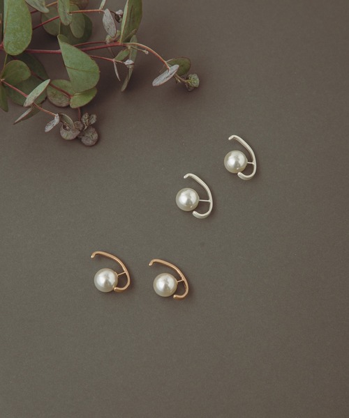 COLOR TOKYO ACCESSORIES（カラートウキョウアクセサリー）の「パールバックキャッチカーブピアス（ピアス（両耳用）・レディース・シルバー/ゴールド・FREE）」の15枚目の写真