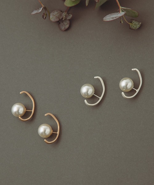 COLOR TOKYO ACCESSORIES（カラートウキョウアクセサリー）の「パールバックキャッチカーブピアス（ピアス（両耳用）・レディース・シルバー/ゴールド・FREE）」の16枚目の写真