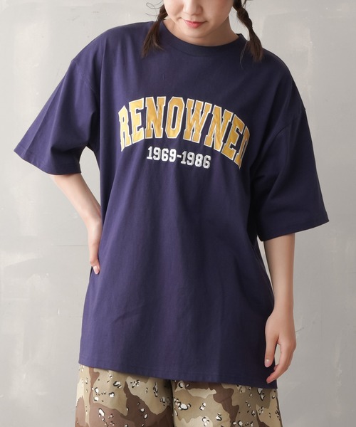 SPINNS（スピンズ）の「【ゆったりシルエット】RENOWNEDロゴ ビッグシルエットTシャツ（Tシャツ/カットソー・レディース・ブラック/ダークグリーン/ネイビー/オフホワイト/マスタード/レンガ・ONESIZE）」の4枚目の写真