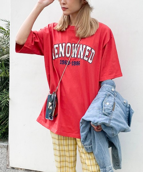 SPINNS（スピンズ）の「【ゆったりシルエット】RENOWNEDロゴ ビッグシルエットTシャツ（Tシャツ/カットソー・レディース・ブラック/ダークグリーン/ネイビー/オフホワイト/マスタード/レンガ・ONESIZE）」の6枚目の写真