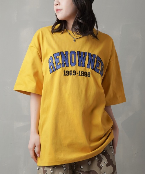 SPINNS（スピンズ）の「【ゆったりシルエット】RENOWNEDロゴ ビッグシルエットTシャツ（Tシャツ/カットソー・レディース・ブラック/ダークグリーン/ネイビー/オフホワイト/マスタード/レンガ・ONESIZE）」の5枚目の写真