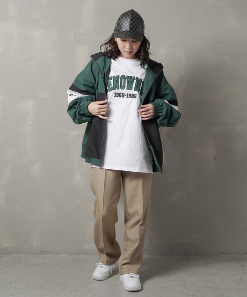 SPINNS（スピンズ）の「【ゆったりシルエット】RENOWNEDロゴ ビッグシルエットTシャツ（Tシャツ/カットソー・レディース・ブラック/ダークグリーン/ネイビー/オフホワイト/マスタード/レンガ・ONESIZE）」の9枚目の写真