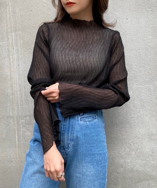 one after another NICE CLAUP(ワンアフターアナザーナイスクラップ)の「ベルスリーブプリーツトップス(Tシャツ/カットソー・レディース・ブラック/ベージュ/アイボリー・FREE)」の1枚目の写真