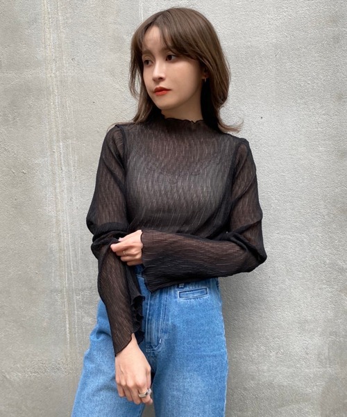 one after another NICE CLAUP(ワンアフターアナザーナイスクラップ)の「ベルスリーブプリーツトップス(Tシャツ/カットソー・レディース・ブラック/ベージュ/アイボリー・FREE)」の15枚目の写真