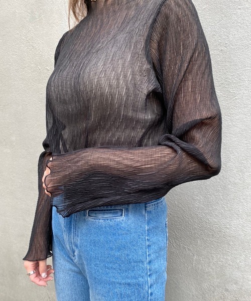 one after another NICE CLAUP(ワンアフターアナザーナイスクラップ)の「ベルスリーブプリーツトップス(Tシャツ/カットソー・レディース・ブラック/ベージュ/アイボリー・FREE)」の16枚目の写真