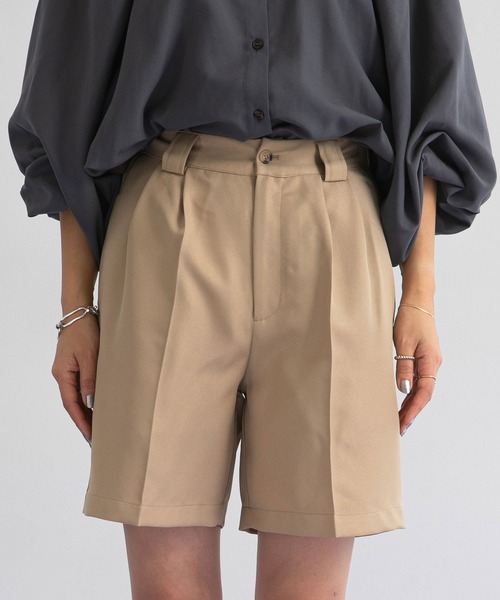 最終価格！ 新品・タグ付き！ ＩＮＤＩＶＩ センタープレス ショートパンツ セール】タックセンタープレスショートパンツ（その他パンツ