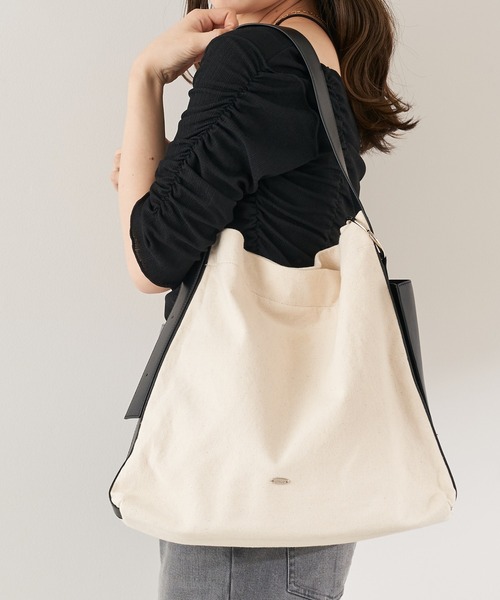 Chico(チコ)の「【新色追加】スマホケース付ビックベルトトート(トートバッグ・レディース・ホワイト系その他2/ミント/ブラック/アイボリー/ホワイト系その他3・FREE)」の3枚目の写真