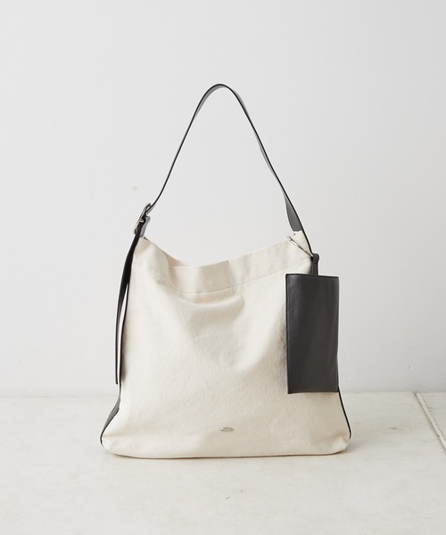 Chico(チコ)の「【新色追加】スマホケース付ビックベルトトート(トートバッグ・レディース・ホワイト系その他2/ミント/ブラック/アイボリー/ホワイト系その他3・FREE)」の21枚目の写真