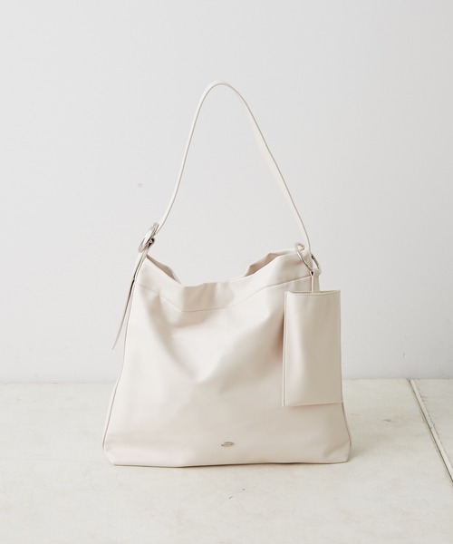 Chico(チコ)の「【新色追加】スマホケース付ビックベルトトート(トートバッグ・レディース・ホワイト系その他2/ミント/ブラック/アイボリー/ホワイト系その他3・FREE)」の19枚目の写真