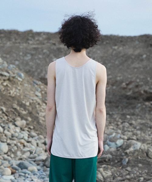 Iroquois(イロコイ)の「LONG T/T(タンクトップ・メンズ・ホワイト/ブラック/ベージュ/ブラウン・1/2/3)」の21枚目の写真