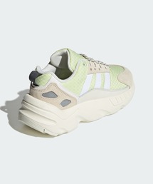 adidas（アディダス）の「ZX 22 / 厚底スニーカー / アディダス