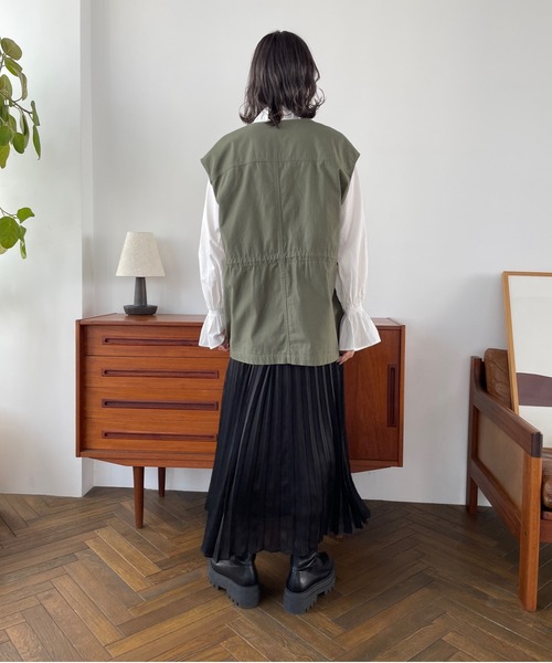 LOWRYS FARM(ローリーズファーム)の「スタンドフリルブラウス 344684(シャツ/ブラウス・レディース・ホワイト/ホワイト系その他/ブラック/イエロー・FREE)」の6枚目の写真