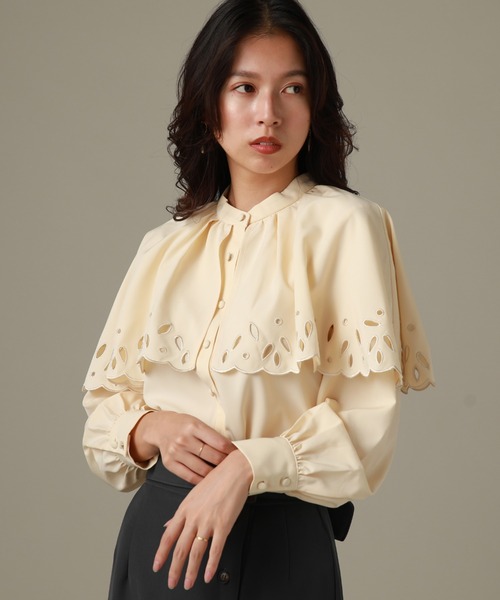 Cheek(チーク)の「オリジナル刺繍ケープブラウス(シャツ/ブラウス・レディース・カーキ/イエロー/アイボリー・MEDIUM)」の16枚目の写真