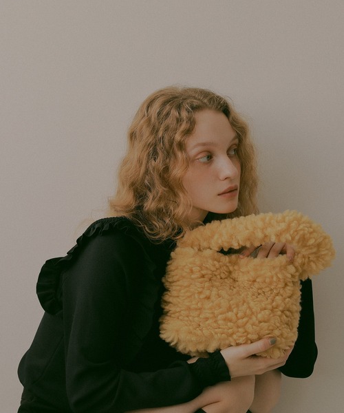 EFOLE（エフォル）の「フェイクファー　もこもこ　ミニバッグ（ハンドバッグ・レディース・パープル/イエロー/ミント/キャメル・FREE）」の4枚目の写真