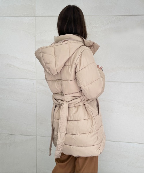StyleSea（スタイルシー）の「ロングフードエコダウンジャケット（ダウンジャケット/コート・レディース・ベージュ/モカ・MEDIUM）」の12枚目の写真