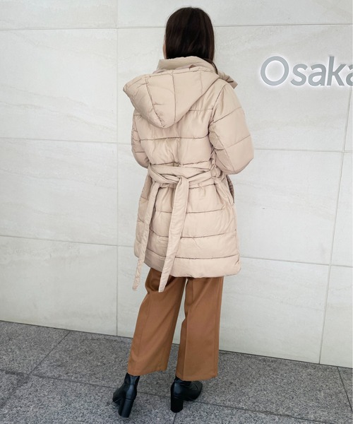 StyleSea（スタイルシー）の「ロングフードエコダウンジャケット（ダウンジャケット/コート・レディース・ベージュ/モカ・MEDIUM）」の13枚目の写真