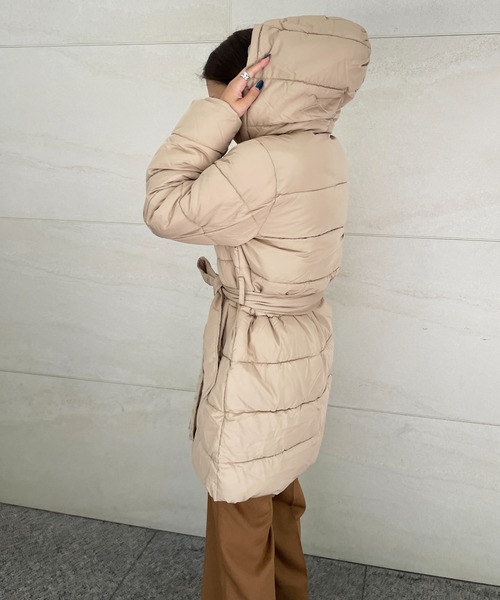 StyleSea（スタイルシー）の「ロングフードエコダウンジャケット（ダウンジャケット/コート・レディース・ベージュ/モカ・MEDIUM）」の16枚目の写真