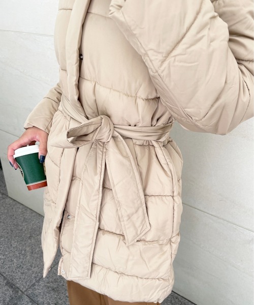 StyleSea（スタイルシー）の「ロングフードエコダウンジャケット（ダウンジャケット/コート・レディース・ベージュ/モカ・MEDIUM）」の19枚目の写真