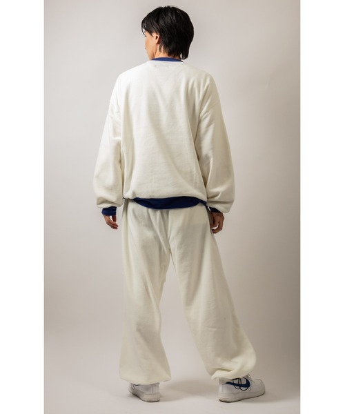 Beno（ビーノ）の「カラーマイクロフリース ビッグシルエット  リンガートレーナー（スウェット・メンズ・ホワイト/ブラック/パープル/イエロー/ブルー/グリーン・M/L）」の18枚目の写真