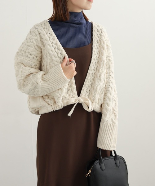 URBAN RESEARCH DOORS（アーバンリサーチドアーズ）の「ケーブルボレロカーディガン（ニット/セーター・レディース・グレー/ホワイト・MEDIUM）」の5枚目の写真