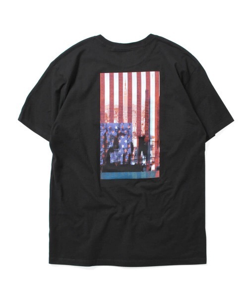 am（エーエム）の「エーエム [am] - フラッグ グラフィック 半袖 Tシャツ [FLAG TEE]（Tシャツ/カットソー・メンズ・ブラック/ホワイト/グリーン・L/XL/XXL）」の13枚目の写真