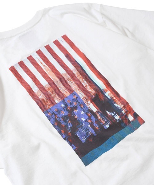 am（エーエム）の「エーエム [am] - フラッグ グラフィック 半袖 Tシャツ [FLAG TEE]（Tシャツ/カットソー・メンズ・ブラック/ホワイト/グリーン・L/XL/XXL）」の8枚目の写真