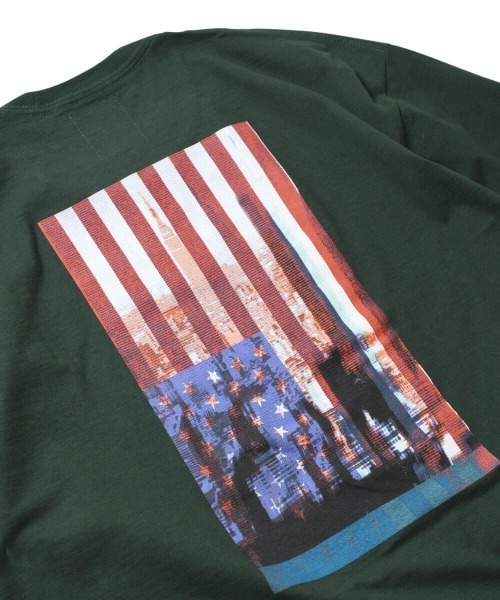 am（エーエム）の「エーエム [am] - フラッグ グラフィック 半袖 Tシャツ [FLAG TEE]（Tシャツ/カットソー・メンズ・ブラック/ホワイト/グリーン・L/XL/XXL）」の6枚目の写真