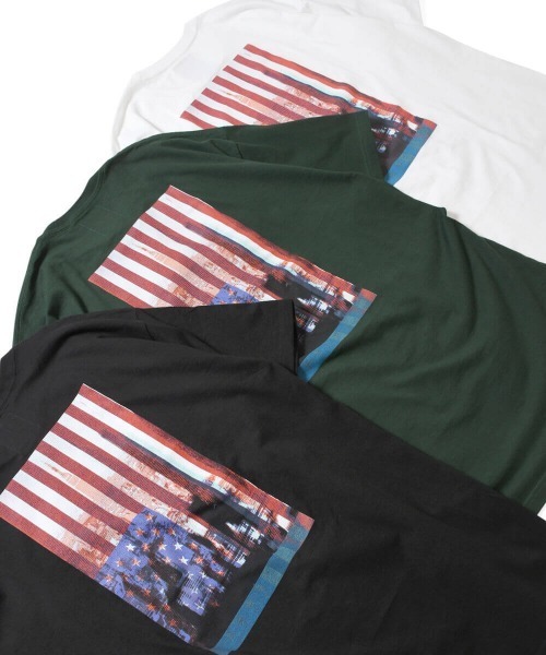 am（エーエム）の「エーエム [am] - フラッグ グラフィック 半袖 Tシャツ [FLAG TEE]（Tシャツ/カットソー・メンズ・ブラック/ホワイト/グリーン・L/XL/XXL）」の4枚目の写真