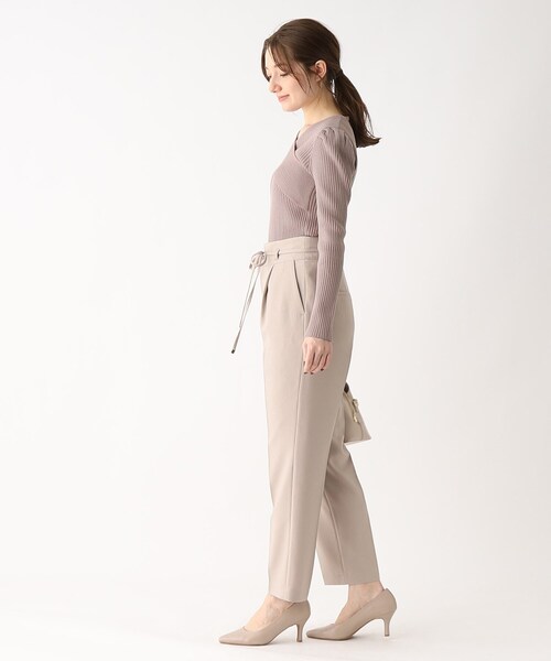 index(インデックス)の「◆アシメネック パワーショルダーリブニット(ニット/セーター・レディース・ベージュ/オフホワイト/ダークパープル・00)」の7枚目の写真