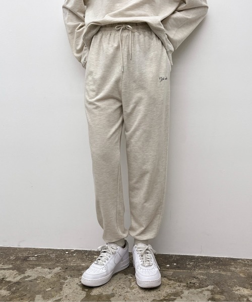 EPIMI E'PIMMY(エピミエピミー)の「〈Set upにも〉Girl crushスウェットパンツ(スウェットパンツ・レディース・オートミール/オリーブ・MEDIUM)」の1枚目の写真