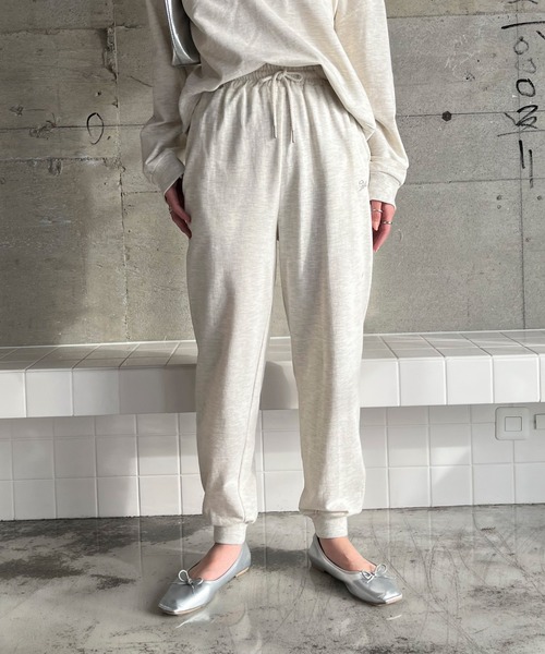 EPIMI E'PIMMY(エピミエピミー)の「〈Set upにも〉Girl crushスウェットパンツ(スウェットパンツ・レディース・オートミール/オリーブ・MEDIUM)」の21枚目の写真