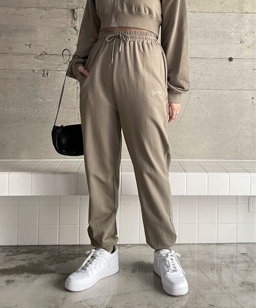 EPIMI E'PIMMY(エピミエピミー)の「〈Set upにも〉Girl crushスウェットパンツ(スウェットパンツ・レディース・オートミール/オリーブ・MEDIUM)」の18枚目の写真