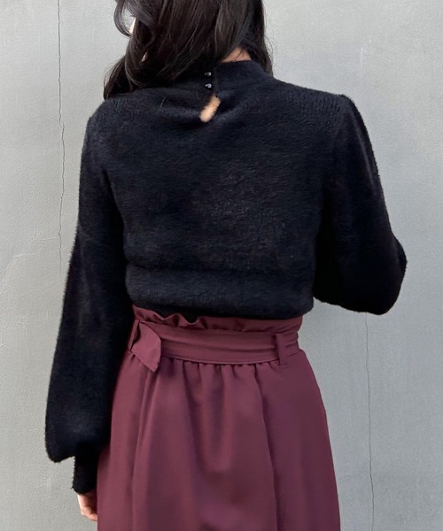 INGNI(イング)の「フェザーヤーンデコルテシアーニット(ニット/セーター・レディース・オフホワイト/ブラック/グレー系その他・M)」の11枚目の写真