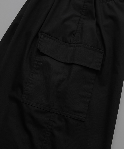 RUUBON（ルーボン）の「【RUUBON】 relax wide cargo pants / リラックス ワイドカーゴパンツ（カーゴパンツ・メンズ・カーキ/ブラック・S/M/L）」の3枚目の写真