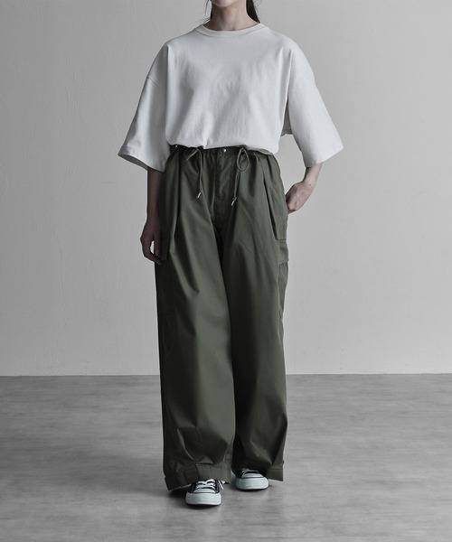 RUUBON（ルーボン）の「【RUUBON】 relax wide cargo pants / リラックス ワイドカーゴパンツ（カーゴパンツ・メンズ・カーキ/ブラック・S/M/L）」の8枚目の写真