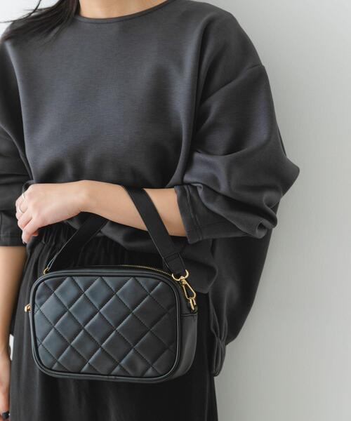 RODE SKO(ロデスコ)の「キルティングスクエアバッグ(ショルダーバッグ・レディース・オフホワイト/ブラック/ライトインディゴブルー・ONE)」の4枚目の写真