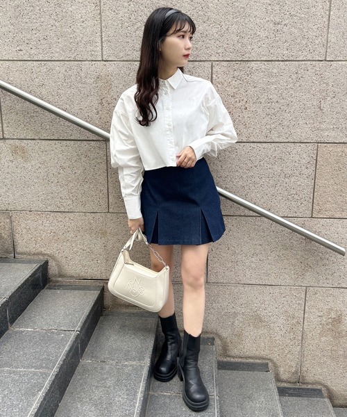 one after another NICE CLAUP(ワンアフターアナザーナイスクラップ)の「ワンポイント刺繍クロップドシャツ 2023SS(シャツ/ブラウス・レディース・オフホワイト/ピンク/ストライプ・FREE)」の4枚目の写真